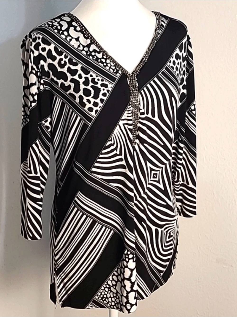 JM Collection Black & White Mixed Animal Print V-Neck Tunic with Beaded Trim - Picture 3 of 9